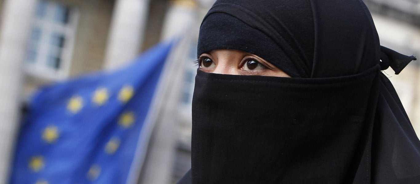 Η Δανία απαγορεύει την μουσουλμανική μπούρκα